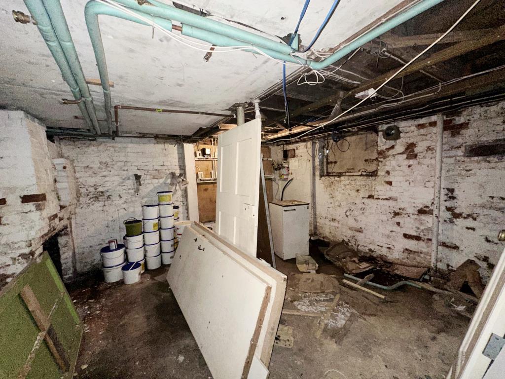Lot: 8 - DETACHED PROPERTY FOR CONVERSION INTO FOUR-BEDROOM HOUSE - Basement